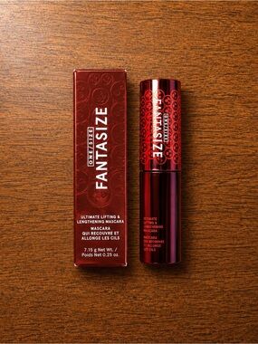 ONE/SIZE Fantasize Mascara in Metallic Red